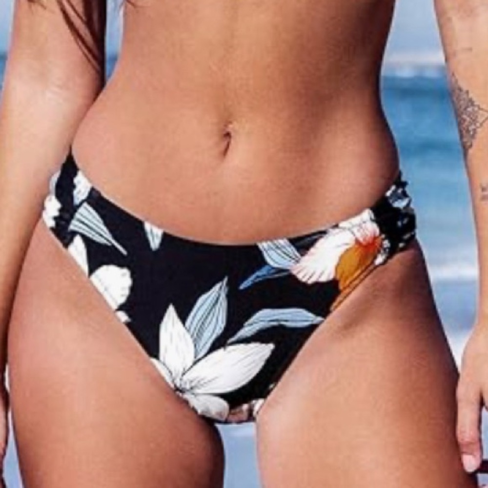 Cupshe Floral Low Waist Bikini Bottom Women's Size Large (NWT)